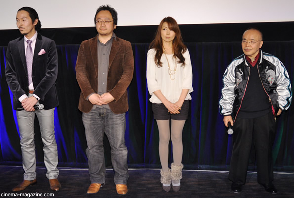左から、ワーナー・ホーム・ビデオ山口貴也、宮繁之監督、いしづかあつこ監督、MADHOUSE丸山正雄。